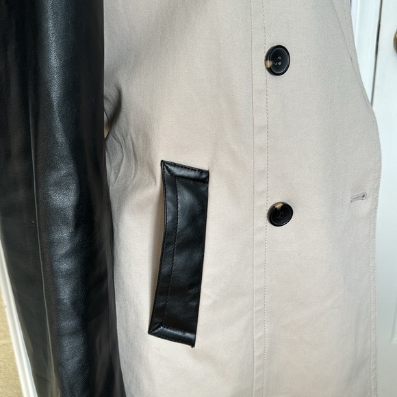 ❌SOLD❌Ann Taylor Trench Coat with Faux Leather Sleeves Small - Picture 8 of 17